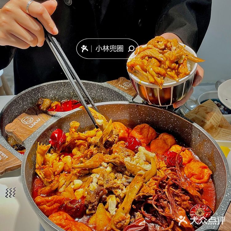 臭豆腐牛腩+肥肠牛蛙鸡煲，什么神仙搭配⁉️