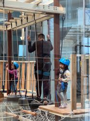 -PIPIKINGDOM皮皮王国欢乐号(欢乐海岸购物中心店)