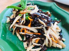 摩梭油鸡枞-中8楼风尚云南菜(颐堤港店)