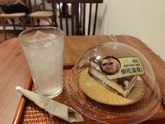 -有猫主题·治愈系猫咖(曾厝垵店)