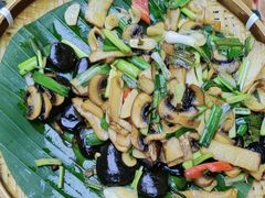 -云海肴·汽锅鸡·云南菜(天山百盛优客店)