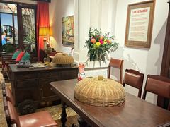 -Cuc Gach Quan Restaurant