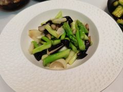 芦笋百合鸡枞菌-靓蛙馆