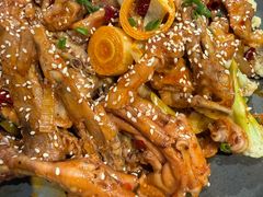 鸭爪中翅小锅-张大师鸭爪爪特色火锅(万达店)