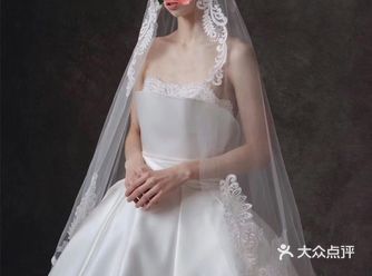 看到长沙某知名婚纱馆发了这套婚纱的图片 又想去试纱了