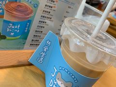 -猫的天空之城概念书店(杭州南宋御街店)