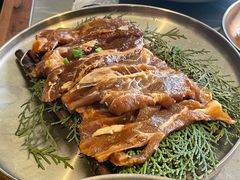 -草家酱蟹炭火烤肉店(珲春南路一店)