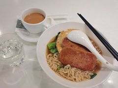 餐肉煎农场蛋出前一丁面-金湖港式餐厅(建外店)