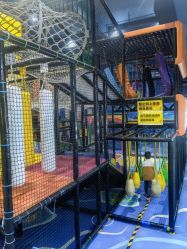 -反弹蹦床公园·亲子乐园·团建·派对(尚品奥莱店)