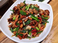 -老滇山寨•云南特色菜•地方菜•民族风情歌舞表演(金碧店)