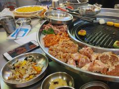 -哈哈碳都·牛肋条无限自助烤肉(宝龙店)