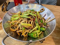 干锅茶树菇-张无刺无刺酸菜鱼(光明荟乐缤纷店)