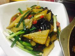 -六弟特色小馆(人民新村店)