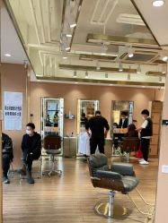 -一東造型烫发染发