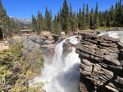 -阿萨巴斯卡瀑布观景点