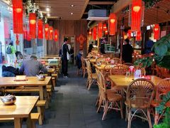 大堂-野山舂·贵州现舂酸汤火锅(鸿通城店)