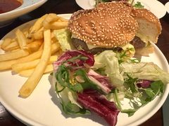 和牛汉堡-云庭咖啡厅· 中航泊悦酒店(虹桥T2店)