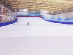 -乔波室内滑雪场