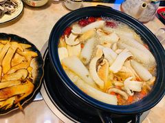 -蘑统田下·野生菌火锅