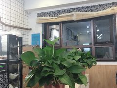 大堂-八两八金·莱芜特色炒鸡(市南漳浦路店)