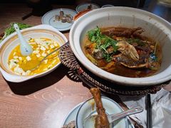 凤爪焗鱼头-周家二小姐的菜(西津渡店)