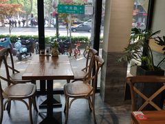 靠窗位-囿面传统制面馆(中央路店)
