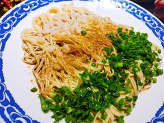 葱油三虾拌面-老头儿油爆虾·知味杭州(爱琴海购物中心)