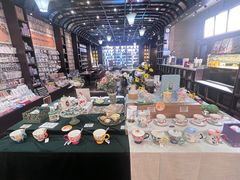 -钟书阁(松江泰晤士小镇店)