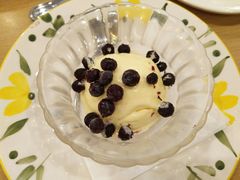 蓝莓香草冰激凌-萨莉亚意式餐厅(特力时尚汇店)