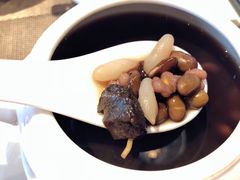 麦冬生熟地炖黑豆-若蘭慈·无国界素食料理(欢乐海岸店)