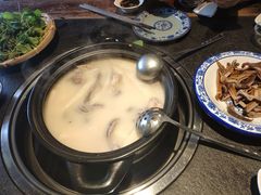 -大匠工房古船木艺术餐厅·猪肚鸡专门店(长白仙岛店)
