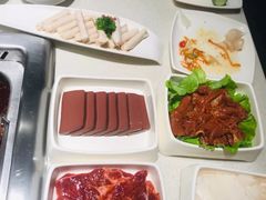 -海底捞火锅鲜切牛肉主题店(长寿路店)