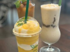 -Chom Cafe and Restaurant