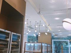面包甜点陈列柜-奈雪的茶(华侨城创意园店)
