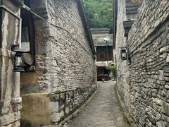 -高荡千年布依古寨旅游景区
