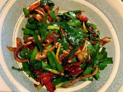 韭菜炒猪耳朵-半山腰·云南菜(侨福芳草地店)