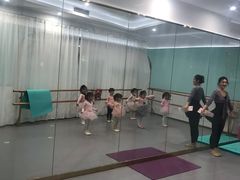 -伊叶舞蹈YEAH DANCE(LCM置汇旭辉校区)