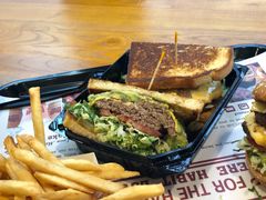-The Habit Burger Grill 哈比特汉堡(复兴soho店)