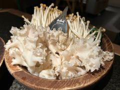 -三出山火锅(南京万象天地店)