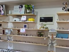 -天空之镜眼镜店蔡司依视路授权店(天通苑店)