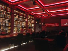 -饮湖威士忌鸡尾酒吧