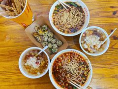 -八一路好吃街(雨田商务大厦店)