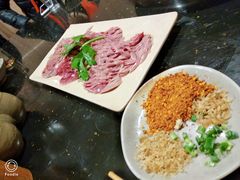 -茅草房·河畔园林火锅