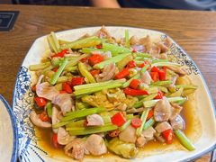 双椒鱼肚-阿婉贵州苗家酸汤鱼(梅林店)