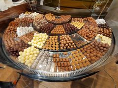 -Laderach 莱德拉(上海环贸iapm店)