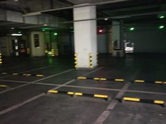 -伟东·乐客城-停车场