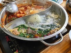-苗伯妈酸汤火锅