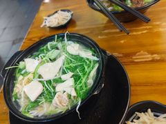 -丽虹云南过桥米线(兴工街店)