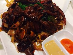 瑞士汁牛肉炒河-翠华餐厅(山顶道店)