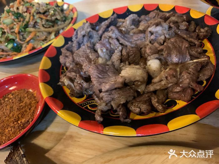 阿依云图片